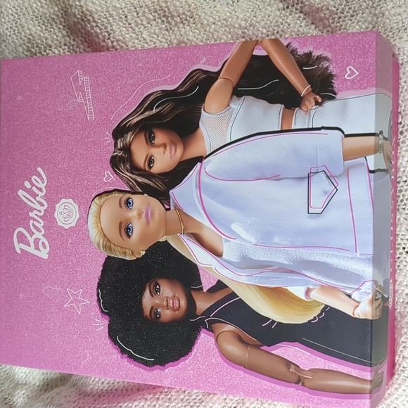 GlossyBox Barbie Cleanser&Box/Hydrating Mist&Vintage Cosmetic Satin Pillowcase - Picture 12 of 16
